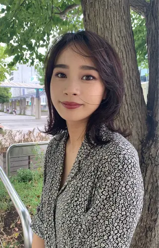 ミディアム 佐々木 郁実のヘアスタイル