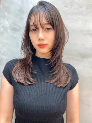 ミディアム カラー レイヤーカット /透明感カラー西田のヘアスタイル