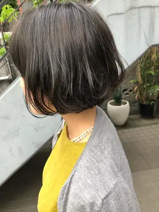 ミディアム カラー THE DAY所属・AKI HASHIMOTOのヘアスタイル