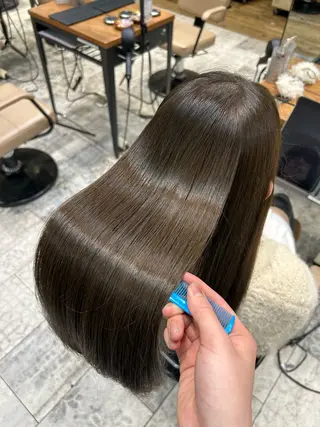 セミロング カラー 和田 茉日琉のヘアスタイル