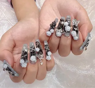 ネイル She nail studio 原宿店所属・🧸原宿の美フォルム ネイリスト🧸いいだのネイルデザイン