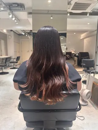 ロング ニュアンスカラー/ amikaのヘアスタイル