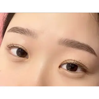 アイブロウ Lily SHURIのマツエク・マツパデザイン