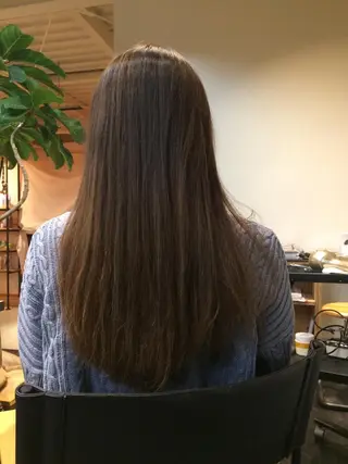 ロング カラー DEE okazakiのヘアスタイル