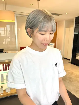 ショート カラー 村本 千優のヘアスタイル