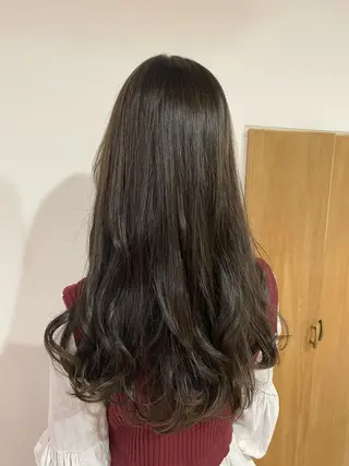 カラー 伊藤 かなのヘアスタイル