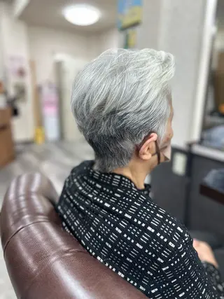 ショート エンゼルス美容室斉間 圭司のヘアスタイル