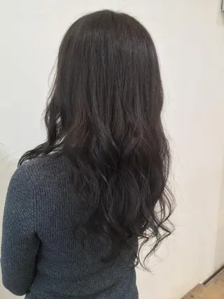 ロング カラー 乳井 悠香のヘアスタイル