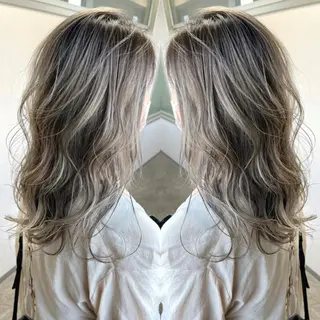 セミロング カラー 松井那津子 /ハイライトブリーチのヘアスタイル