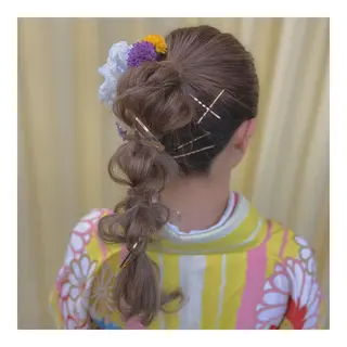 セミロング ヘアアレンジ ヘアアンドメイクムタ 新居のヘアスタイル