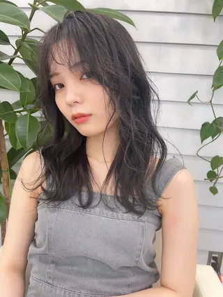 セミロング カラー AiM 大名　似合わせカットのヘアスタイル