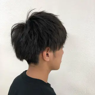メンズ ハイトーン×レイヤー カットTAKUMIのヘアスタイル