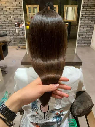 ロング Uni.所属・地毛風ストレート/ 髪質改善/榎本流行のヘアスタイル