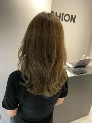 セミロング カラー レイヤー×髪質改善 ×透明感/杉田 圭のヘアスタイル