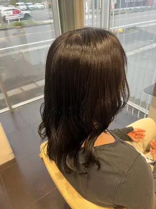 セミロング カラー ふかや まりかのヘアスタイル