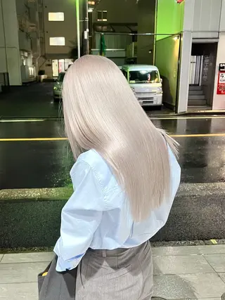 セミロング カラー ムラ修正💎 艶髪ハイトーン💎のヘアスタイル