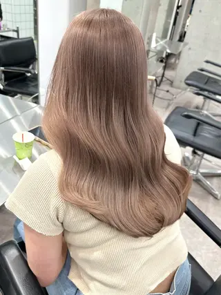 セミロング cinq PROJECT所属・ミルクティーベージュ /三村克彦のヘアスタイル