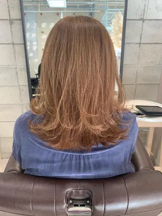 ミディアム 品川 美和のヘアスタイル