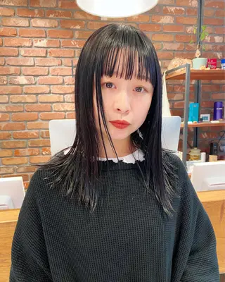 セミロング azu ブリーチダブルカラーのヘアスタイル