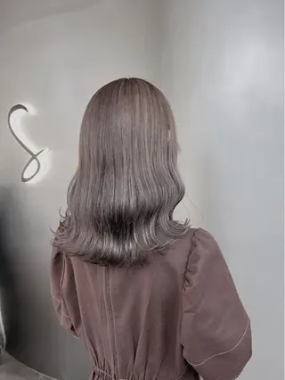 ミディアム ベージュ/グレージュ 🧸あやか/表参道のヘアスタイル