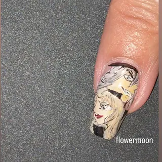 ネイル フラワー ムーンのネイルデザイン