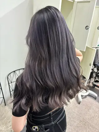 ロング アブアイ所属・🌈艶髪ハイトーン SENAのヘアスタイル