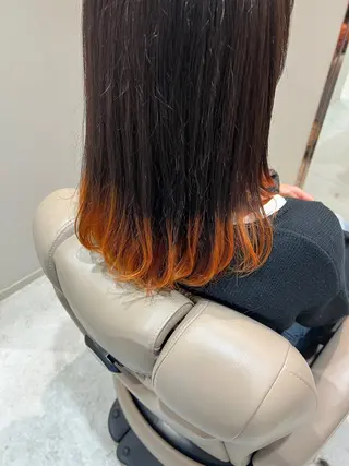 セミロング カラー ノイシキ サキのヘアスタイル