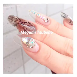 ネイル nail salon Emi la beaute 心斎橋店所属・坪野 めぐみのネイルデザイン