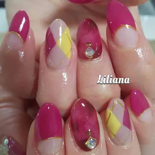 ネイル 艶々の美爪を〜 【リリアーナ】のネイルデザイン