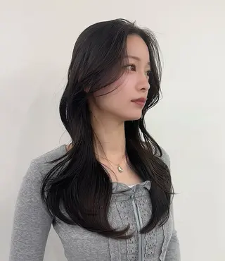 ロング レイヤー・ブリーチ kiyotoshiのヘアスタイル