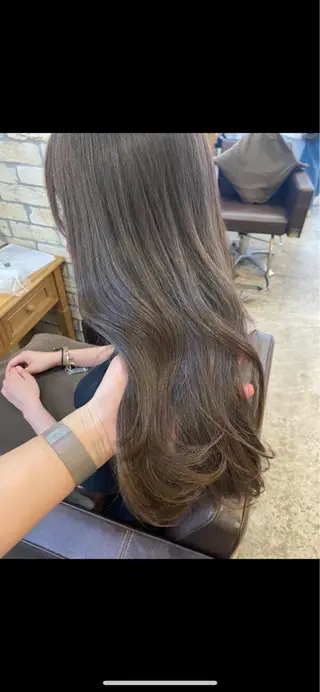 ミディアム 似合わせレイヤーカッ ト🩶瀧本美咲のヘアスタイル