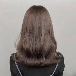 ミディアム グレージュ 透明感 ブリーチなし田島晃汰のヘアスタイル