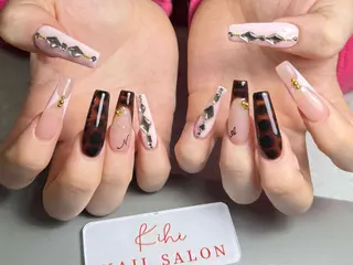 ネイル 💕鈴木ユリ パラジェル/オフ無料のネイルデザイン