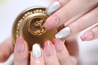 ネイル ママリンド　志村坂上店所属・しみ えんのネイルデザイン