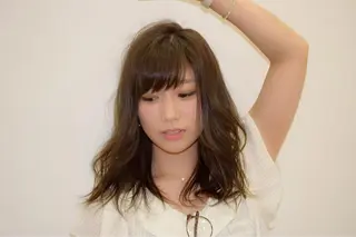 ミディアム カラー 白髪ぼかしハイライト 柳川拓哉のヘアスタイル