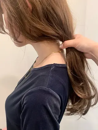 セミロング カラー 落合希 Olivebeigeのヘアスタイル