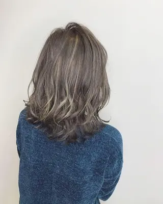 ミディアム カラー ブリーチカラー/ 岩破瑞希のヘアスタイル