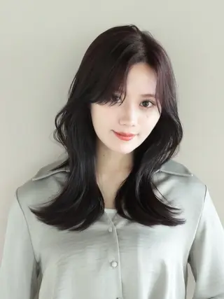 ミディアム カラー レイヤー/顔周り /透明感🩶高橋大のヘアスタイル