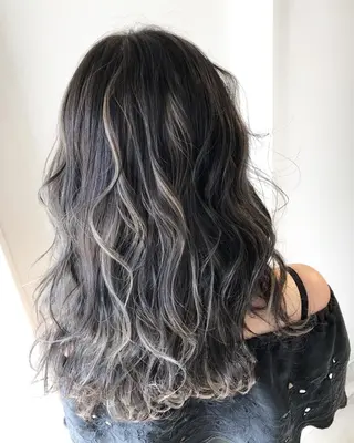 セミロング カラー Le/a谷町 野上幹太のヘアスタイル