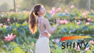 ロング SHINY シャイニー千住大橋のヘアスタイル