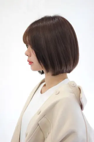 ショート 白髪ぼかしモデル募集 今村理央奈のヘアスタイル