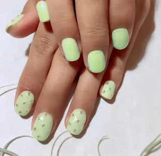 ミディアム sp anzeeのネイルデザイン