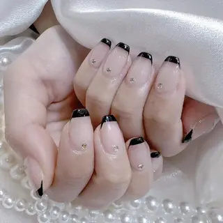 ネイル RAFFINE 月🦋🩵のネイルデザイン