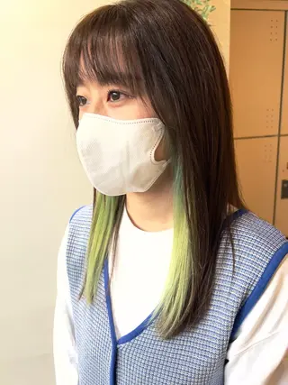 カラー AIconic nagoya所属・縮毛矯正/ レイヤー/ミディアムのヘアスタイル