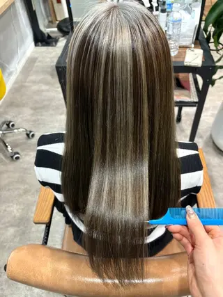 ロング カラー 中川 もえか【明石】のヘアスタイル