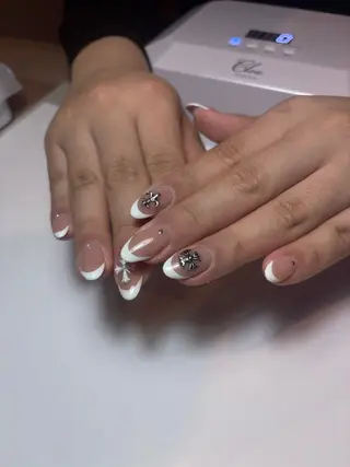 ショート 宮田 結晶のネイルデザイン