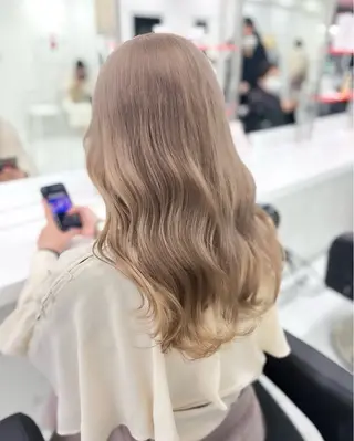 ロング カラー 🫧うる艶トレンド 🫧透明感カラーのヘアスタイル