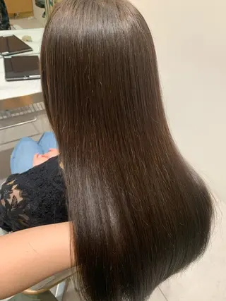 ロング カラー 小塩 萌々香のヘアスタイル