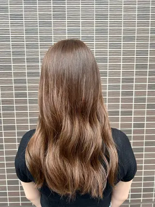 ロング カラー 小森聖奈 韓国風レイヤーカットのヘアスタイル