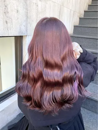 セミロング カラー ミヤザキ タクトのヘアスタイル